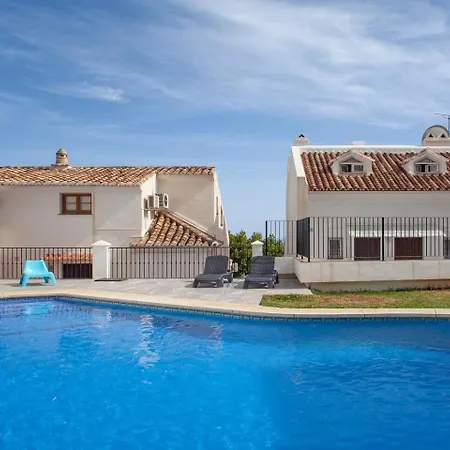 Duplex With Sunny Terrace Located In Pueblo بيت للعطل