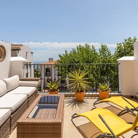 Duplex With Sunny Terrace Located In Pueblo